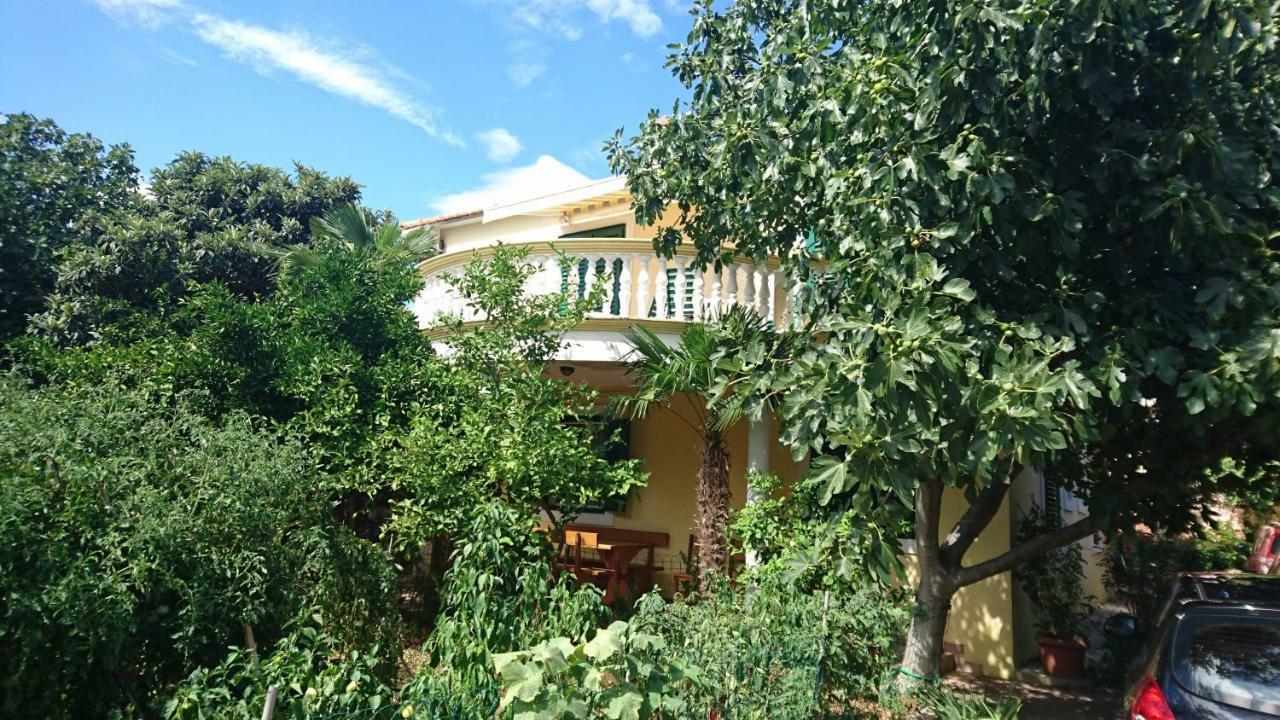 Apartmani Milka Pakoštane Exteriör bild