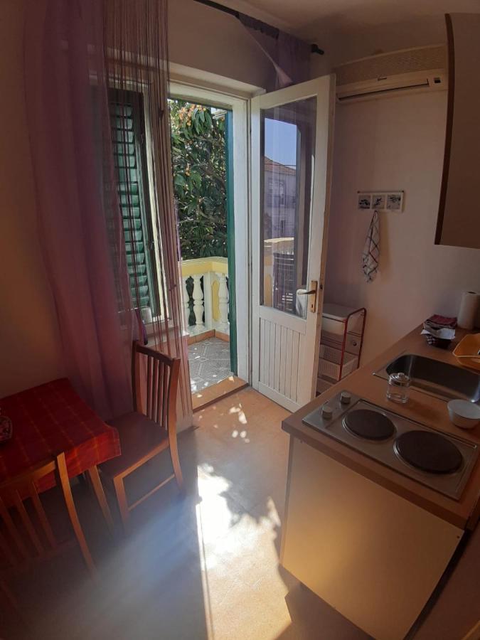 Apartmani Milka Pakoštane Exteriör bild