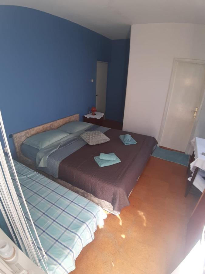 Apartmani Milka Pakoštane Exteriör bild